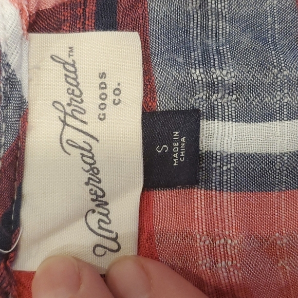 Universal Thread plaid top. - Picture 2 of 4